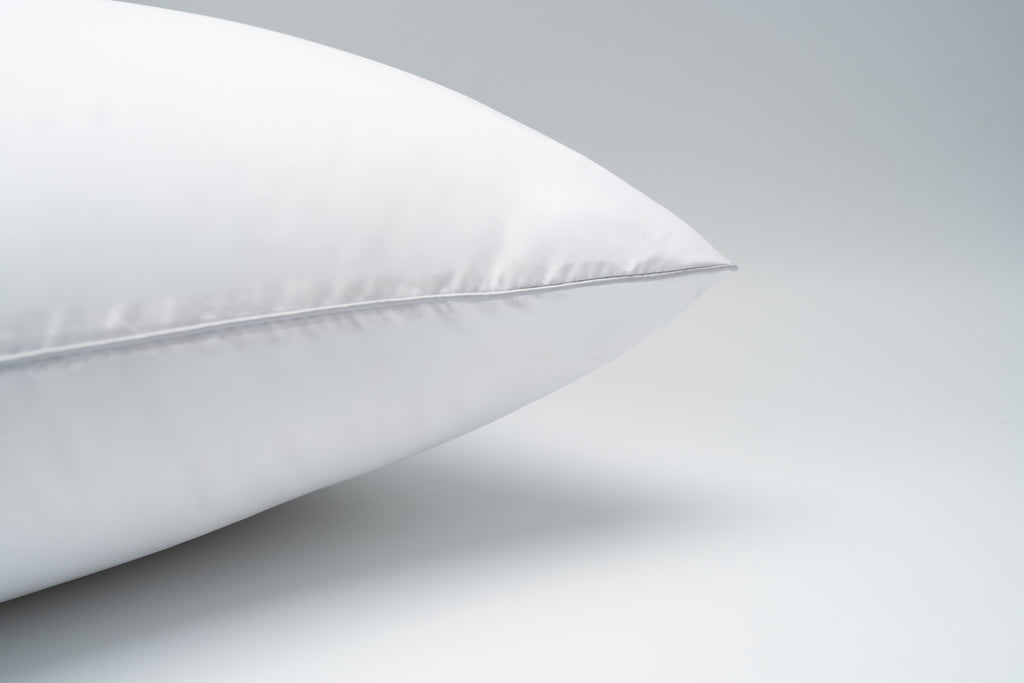 Akemi หมอน หมอนหนุน ใยสังเคราะห์ รุ่น Sleep Essentials Luxury Microfil Pillow