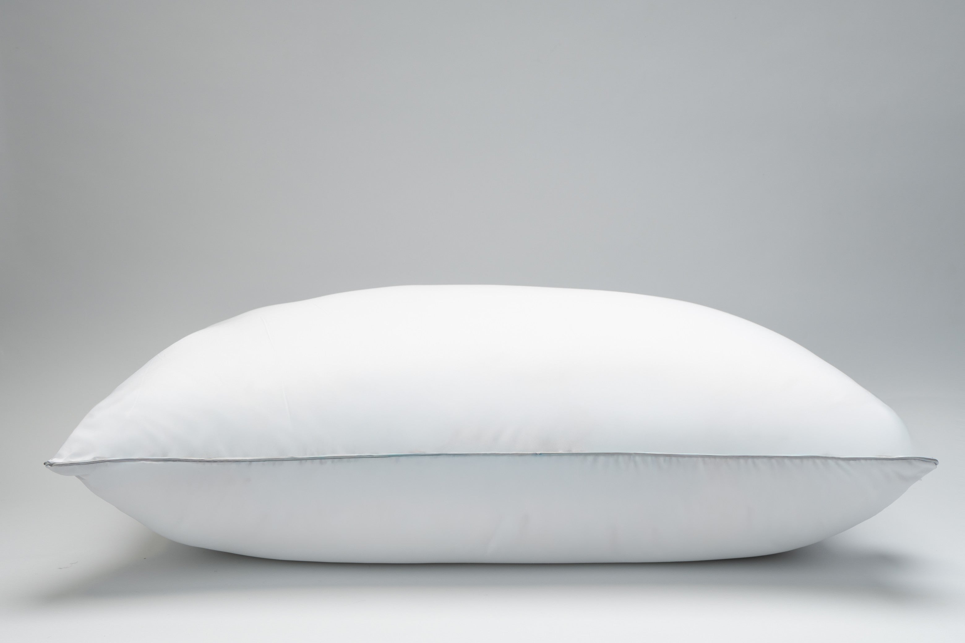 Akemi หมอน หมอนหนุน ใยสังเคราะห์ รุ่น Sleep Essentials Luxury Microfil Pillow