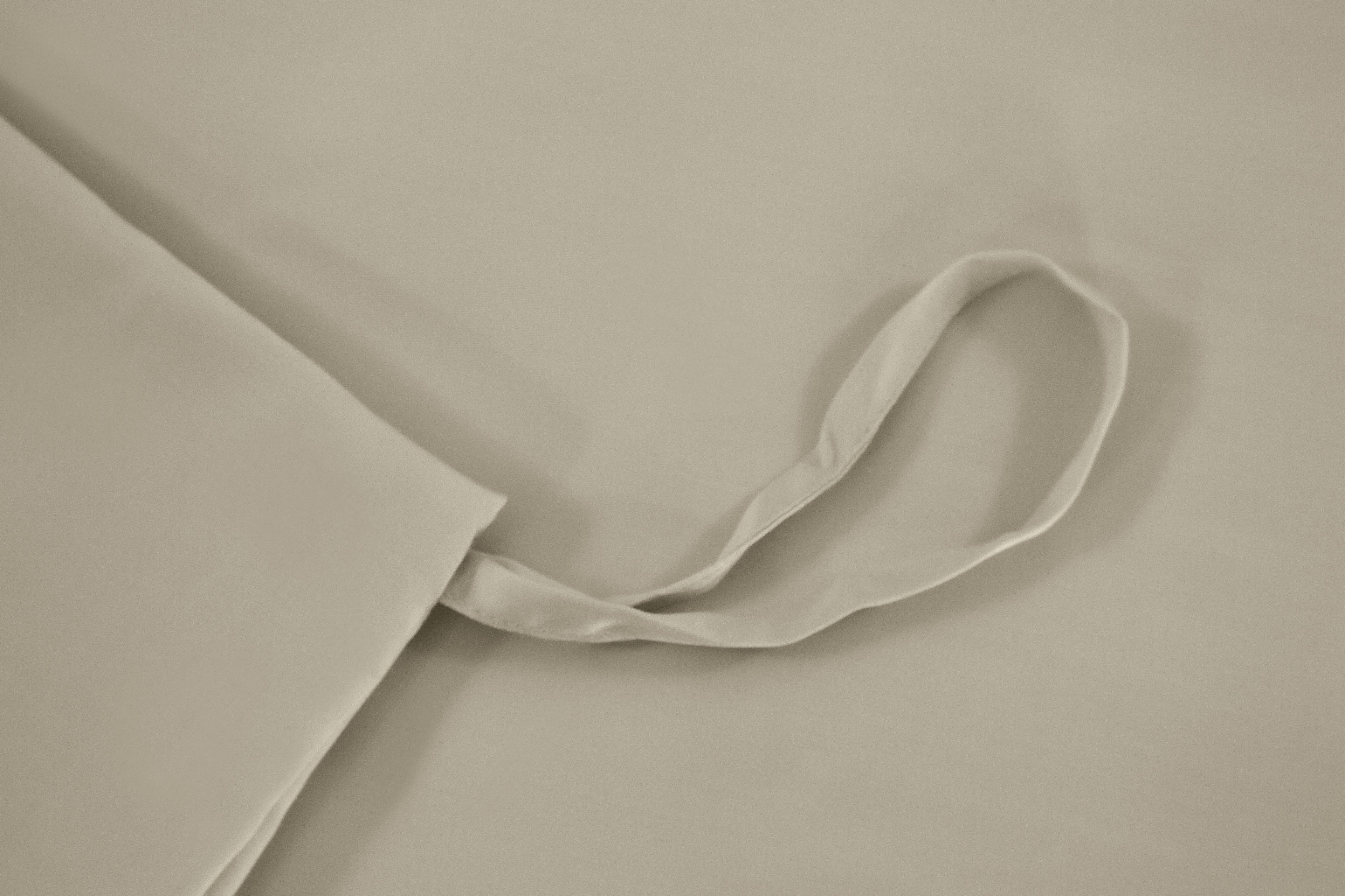 Akemi ชุดผ้าปูที่นอน TENCEL™ Lyocell Gladice Solid Collection 1300 เส้นด้าย