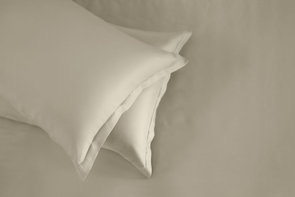 Akemi ชุดผ้าปูที่นอน TENCEL™ Lyocell Gladice Solid Collection 1300 เส้นด้าย