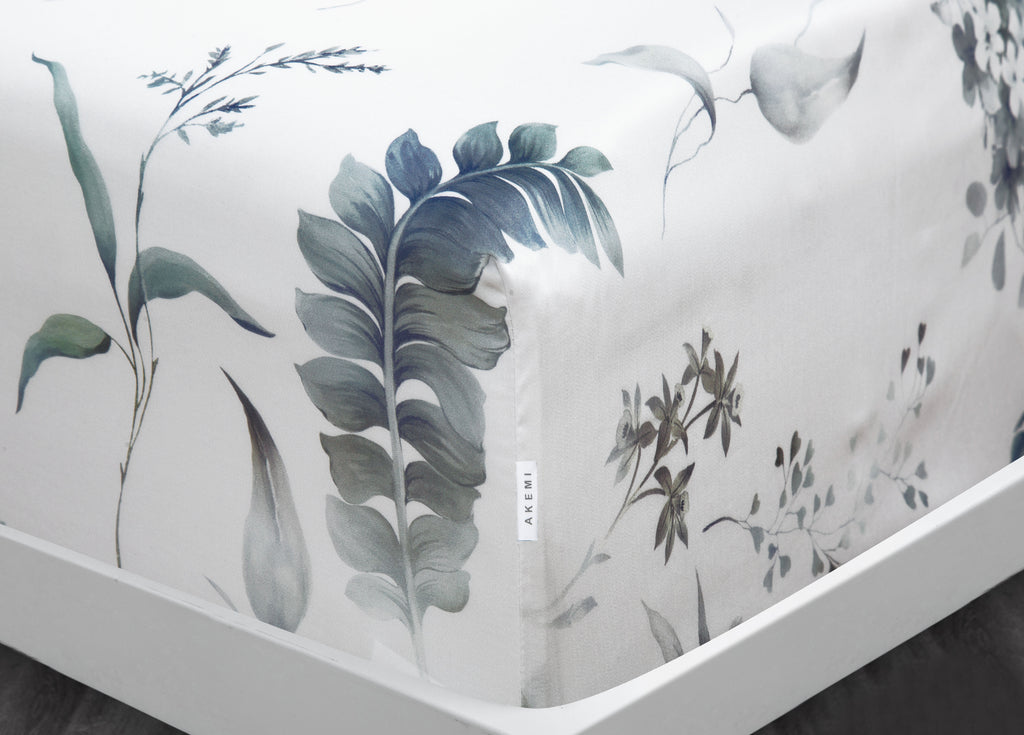 Akemi ชุดผ้าปูที่นอน 6 ฟุต 5 ชิ้น TENCEL™ HeiQ Allergen Serene Prints Collection 1200 เส้นด้าย