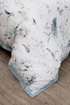 Akemi ชุดผ้าปูที่นอน 6 ฟุต 5 ชิ้น TENCEL™ HeiQ Allergen Serene Prints Collection 1200 เส้นด้าย